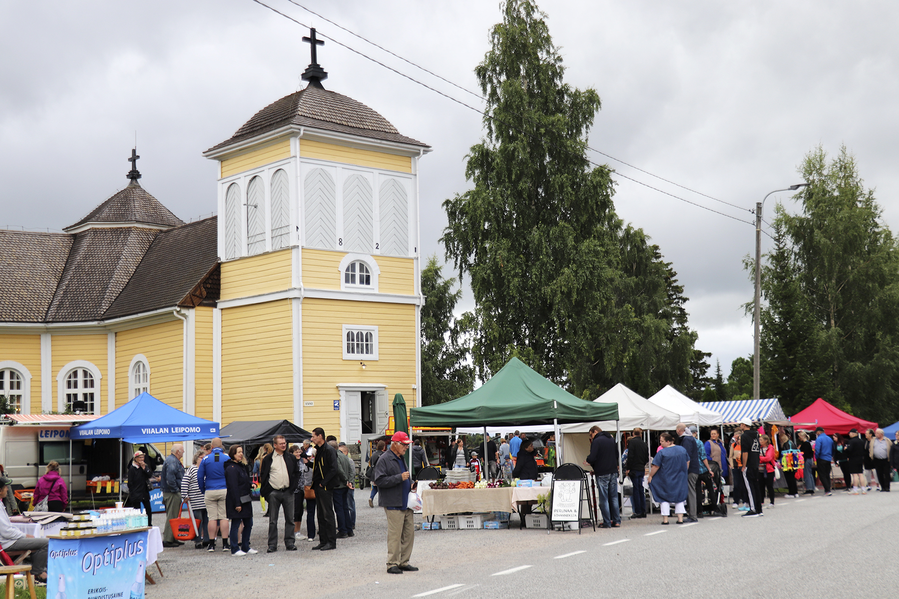 Eräjärven koululla on avoimet ovet markkinapäivänä – perinteisten ketjunheiton ja esineiden tunnistamisen kylkeen on otettu uusi markkinalaji